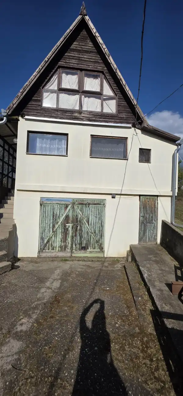 Eladó családi ház, Kulcs 1+2 szoba 40 m² 25 M Ft