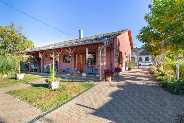 Eladó családi ház, Kunszállás 3 szoba 77 m² 55 M Ft