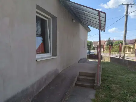 eladó családi ház, Kunszentmiklós