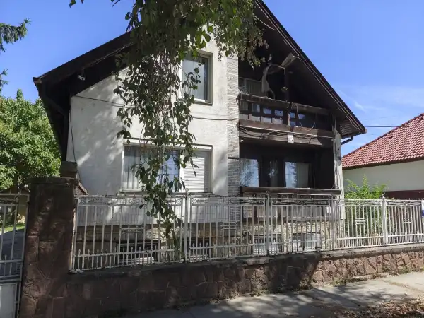 Eladó családi ház, Lajosmizse 5 szoba 166 m² 97.5 M Ft