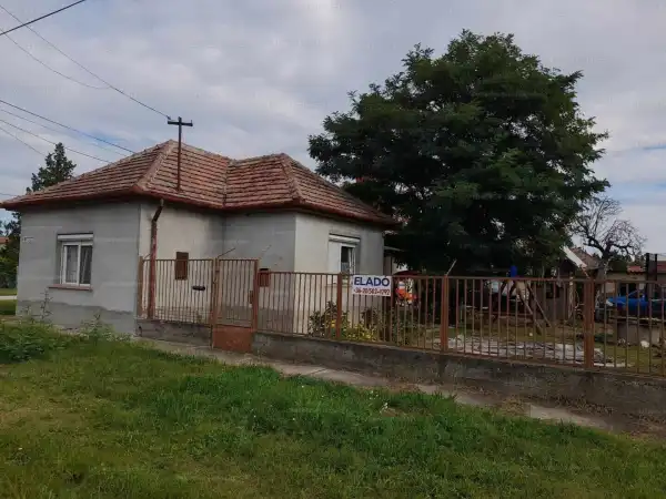 Eladó családi ház, Lajosmizse 3 szoba 80 m² 27.5 M Ft