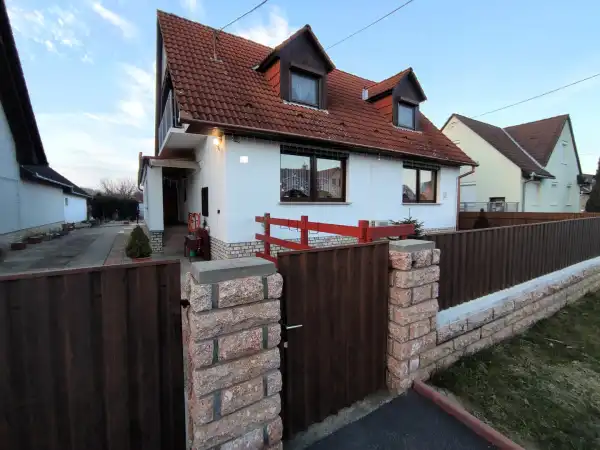 Eladó családi ház, Lánycsók 7 szoba 247 m² 75 M Ft
