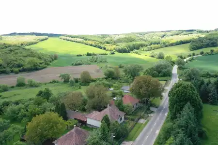 eladó családi ház, Legénd