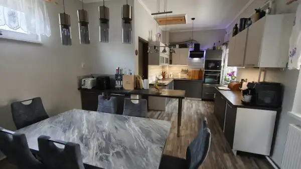 Eladó családi ház, Lőrinci 2+1 szoba 94 m² 64.9 M Ft