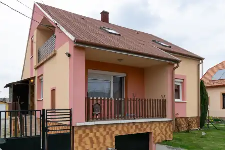Eladó családi ház, Máriakálnok 6 szoba 160 m² 85 M Ft