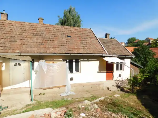 Eladó családi ház, Mátraderecske 2 szoba 58 m² 13.5 M Ft