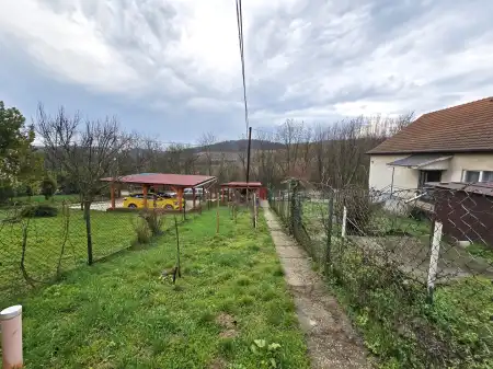 eladó családi ház, Mende