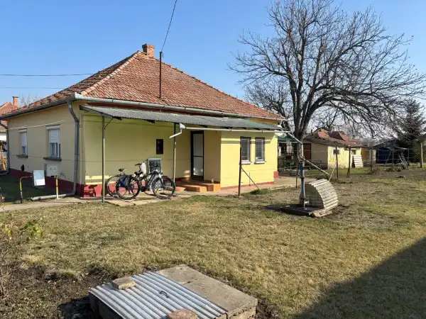 Eladó családi ház, Mezőhegyes 3+1 szoba 120 m² 15 M Ft