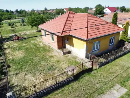 Eladó családi ház, Mezőnyárád 3 szoba 100 m² 12 M Ft