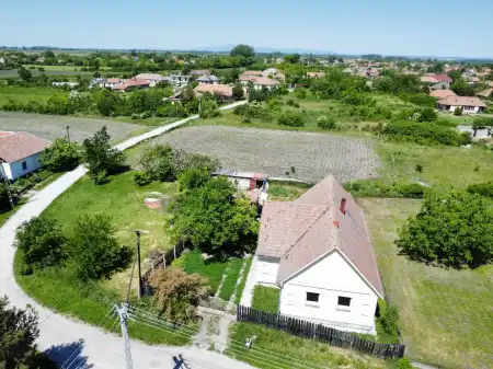Eladó családi ház, Mezőtárkány 3 szoba 93 m² 13.9 M Ft