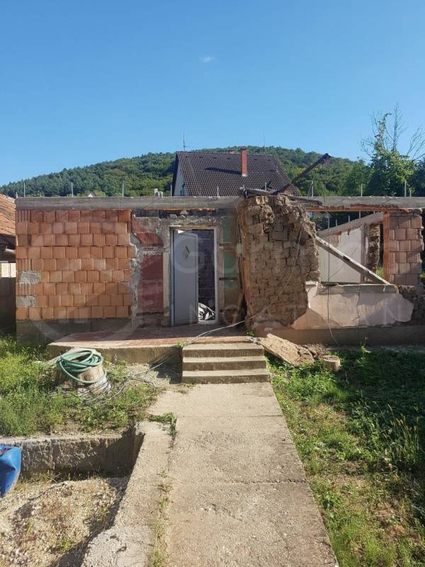 eladó családi ház, Miskolc