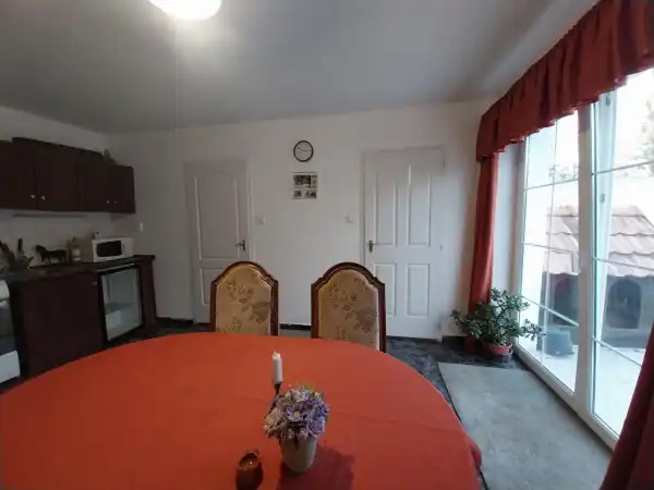 Eladó családi ház, Mocsa 4+2 szoba 178 m² 78 M Ft