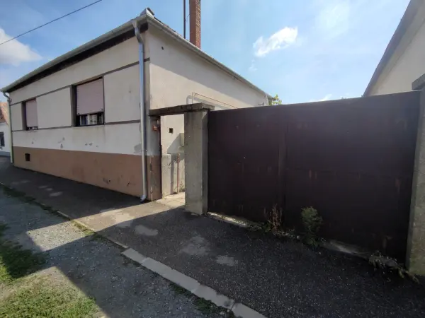 Eladó családi ház, Mohács 3 szoba 105 m² 52 M Ft