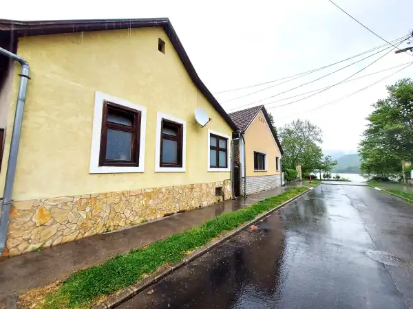 Eladó családi ház, Nagymaros 1+2 szoba 91 m² 31 M Ft