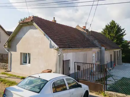 Eladó családi ház, Nagyoroszi 3 szoba 82 m² 17 M Ft