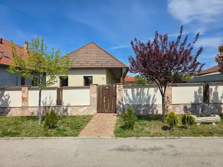 eladó családi ház, Nagytarcsa