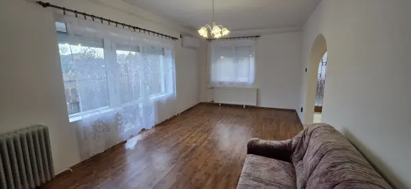 Eladó családi ház, Nagyvenyim 3+1 szoba 127 m² 64.9 M Ft