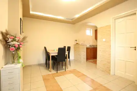 eladó családi ház, Nézsa