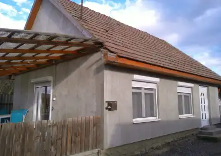 Eladó családi ház, Nyáregyháza 2 szoba 74 m² 47.9 M Ft