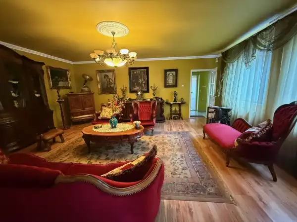 Eladó családi ház, Nyíregyháza 5+2 szoba 230 m² 142 M Ft