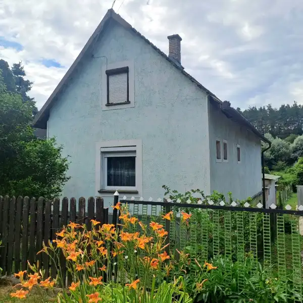 Eladó családi ház, Óbarok 2+1 szoba 96 m² 44.9 M Ft