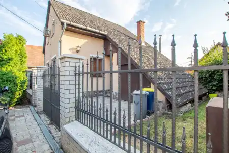 eladó családi ház, Ócsa