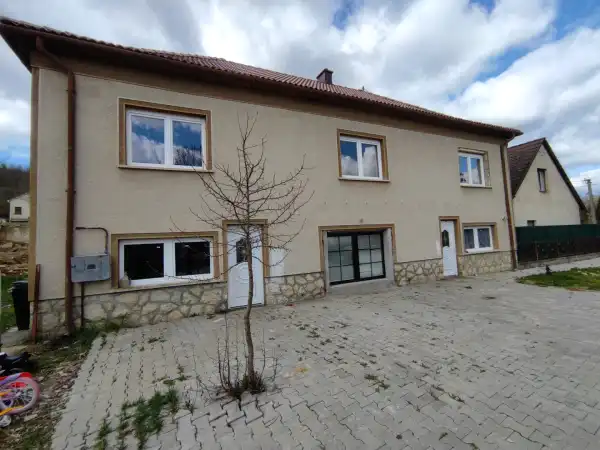 Eladó családi ház, Olasz 4 szoba 179 m² 36 M Ft