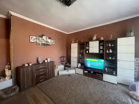 eladó családi ház, Oroszlány