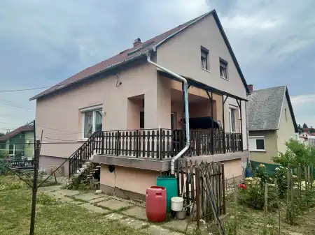 eladó családi ház, Oroszlány