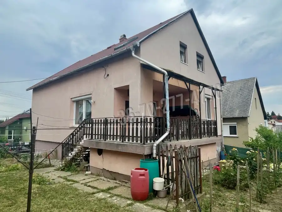 eladó családi ház, Oroszlány