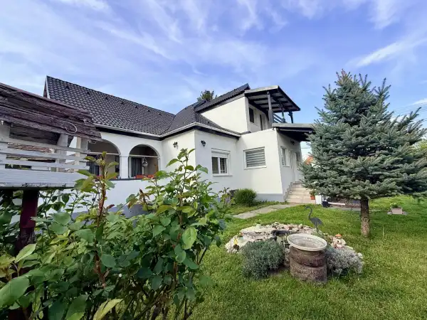 Eladó családi ház, Oroszlány 3 szoba 153 m² 95.5 M Ft