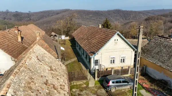 Eladó családi ház, Ősagárd 2 szoba 90 m² 13.9 M Ft