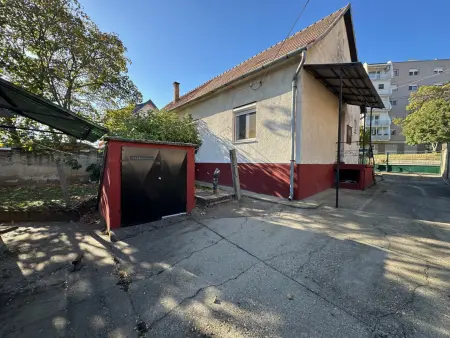 Eladó családi ház, Paks 2 szoba 60 m² 39.9 M Ft