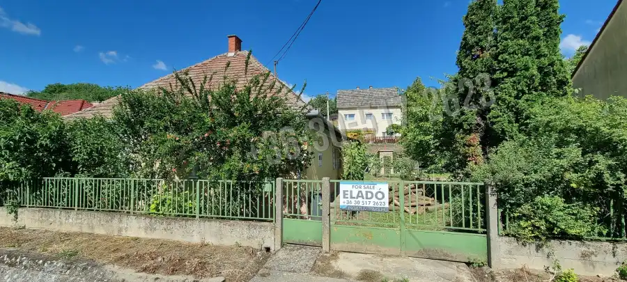 eladó családi ház, Paks