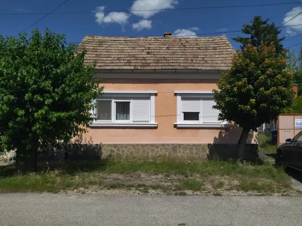 Eladó családi ház, Pápa 3 szoba 118 m² 59.5 M Ft