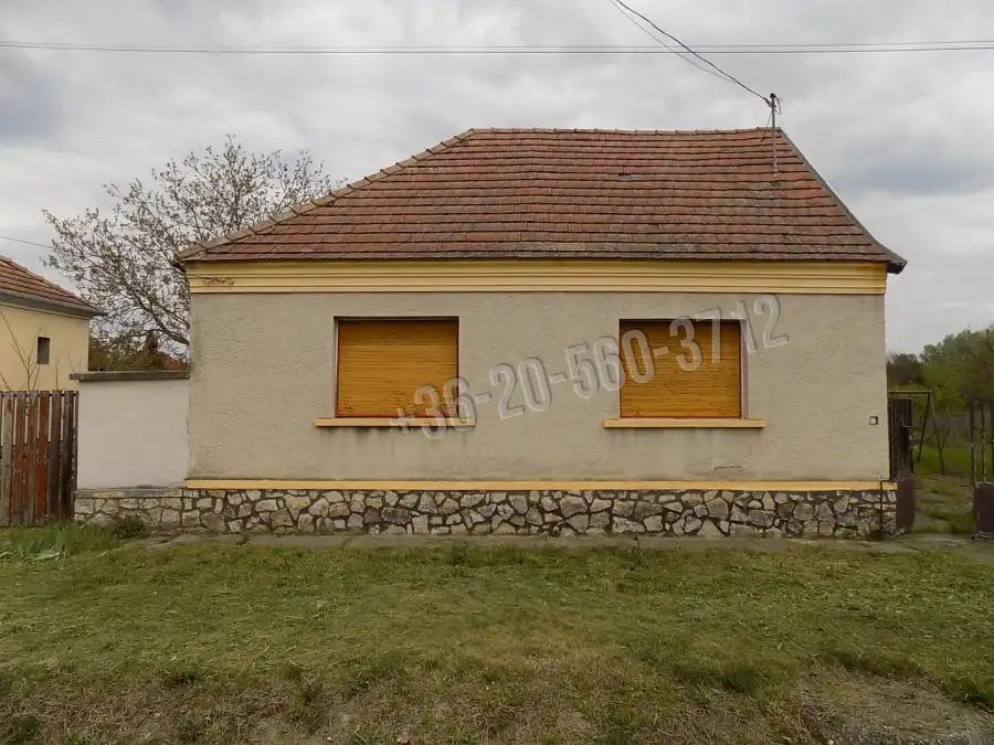 eladó családi ház, Pápa