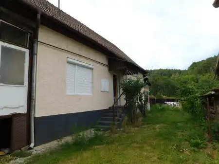 eladó családi ház, Parád