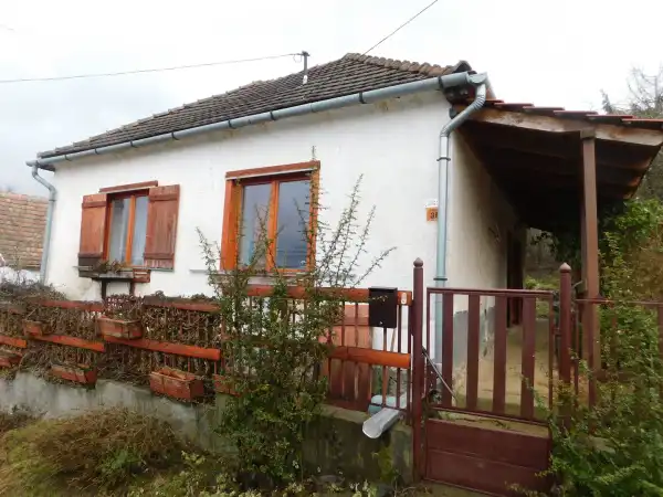 Eladó családi ház, Parád 2 szoba 66 m² 23.9 M Ft