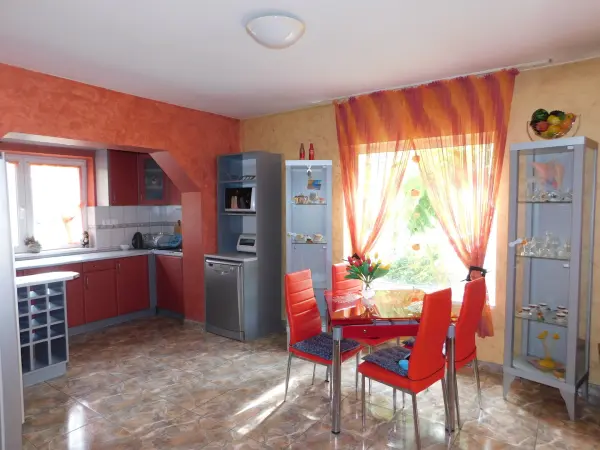 Eladó családi ház, Parád 4+1 szoba 160 m² 71 M Ft