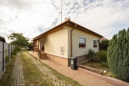 Eladó családi ház, Patak 3 szoba 76 m² 47.9 M Ft
