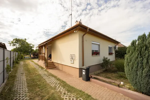 Eladó családi ház, Patak 3 szoba 76 m² 47.9 M Ft