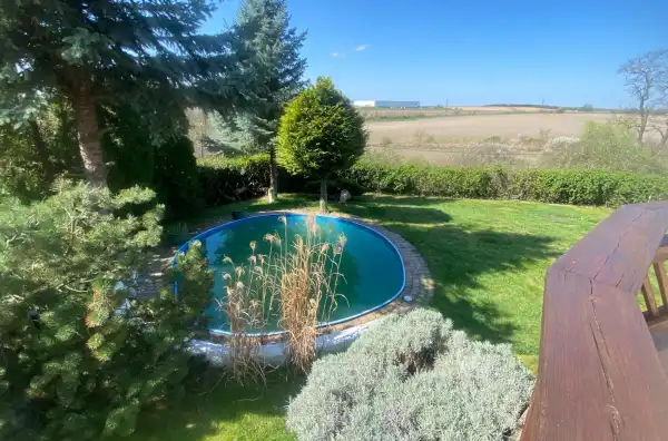 Eladó családi ház, Páty 6 szoba 318 m² 230 M Ft