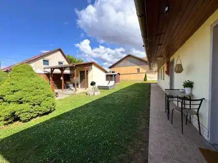 eladó családi ház, Pécel