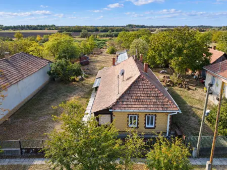 Eladó családi ház, Pély 2 szoba 95 m² 5.7 M Ft