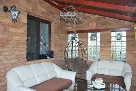 eladó családi ház, Penc