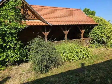 eladó családi ház, Penc