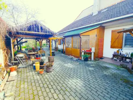 Eladó családi ház, Pomáz 4 szoba 120 m² 85 M Ft