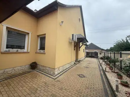 eladó családi ház, Püspökladány
