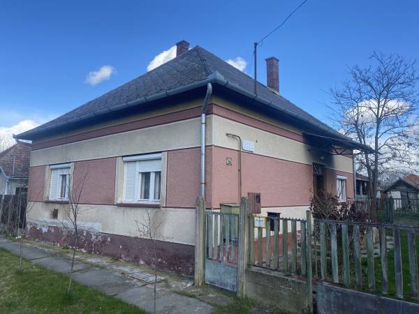 eladó családi ház, Püspökladány