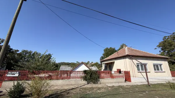 Eladó családi ház, Pusztaottlaka 2 szoba 75 m² 21.4 M Ft